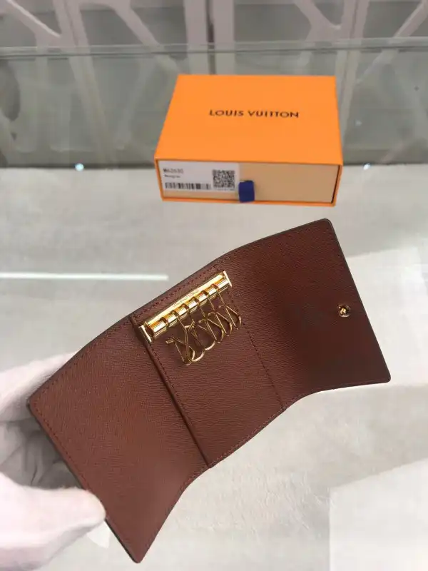 TO LOUIS VUITTON 6 KEY HOLDER