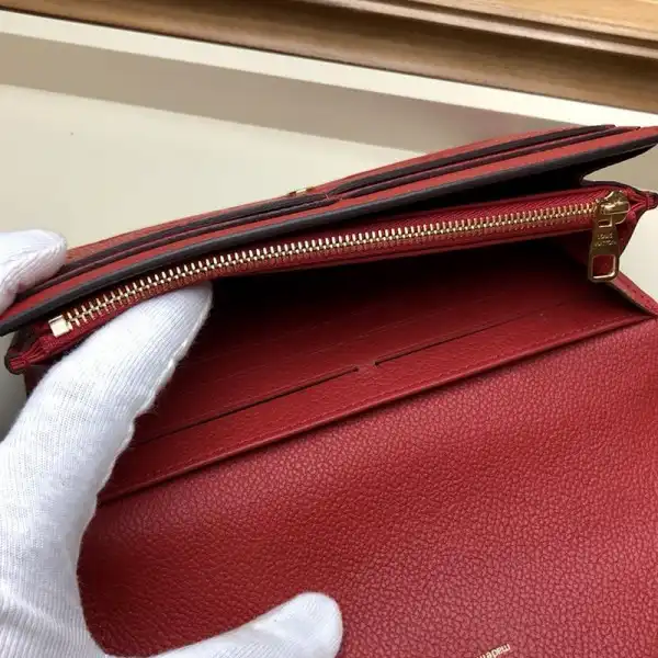 Rep LOUIS VUITTON SARAH WALLET