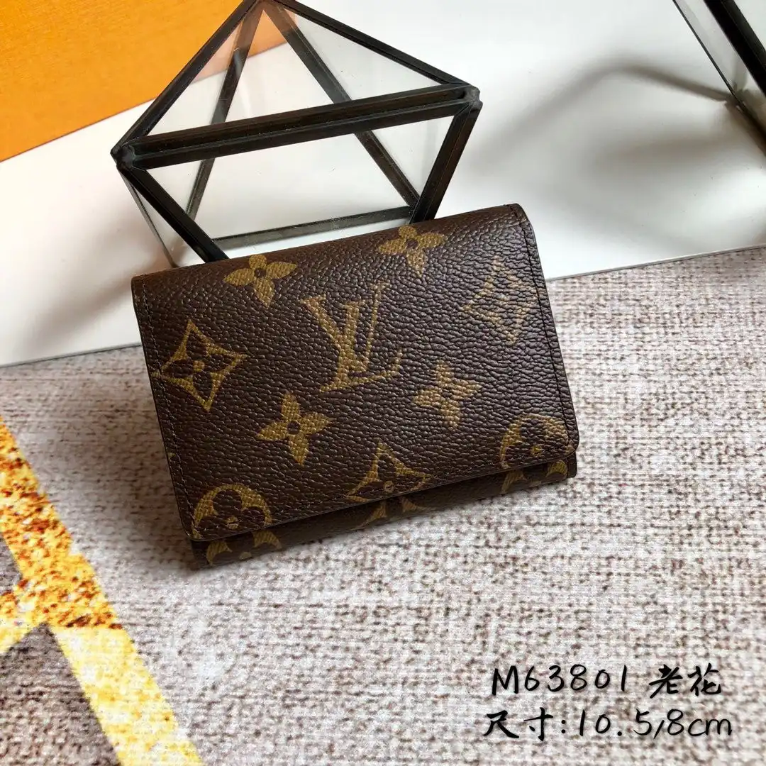 TO LOUIS VUITTON ENVELOPE BUSINESS CARD HOLDER