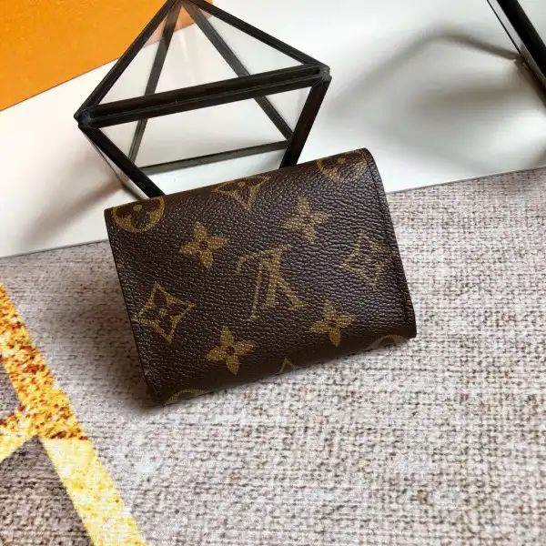 TO LOUIS VUITTON ENVELOPE BUSINESS CARD HOLDER