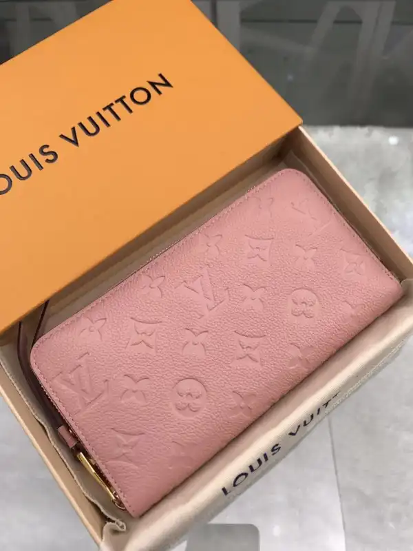 First bag ru LOUIS VUITTON ZIPPY WALLET