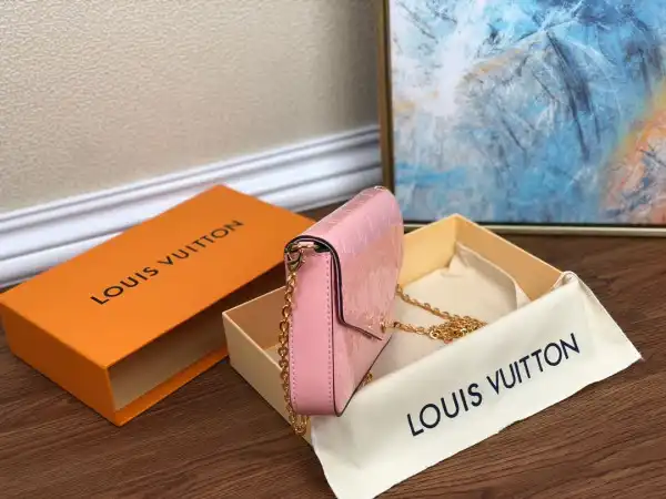 Frstbag ru LOUIS VUITTON POCHETTE FÉLICIE