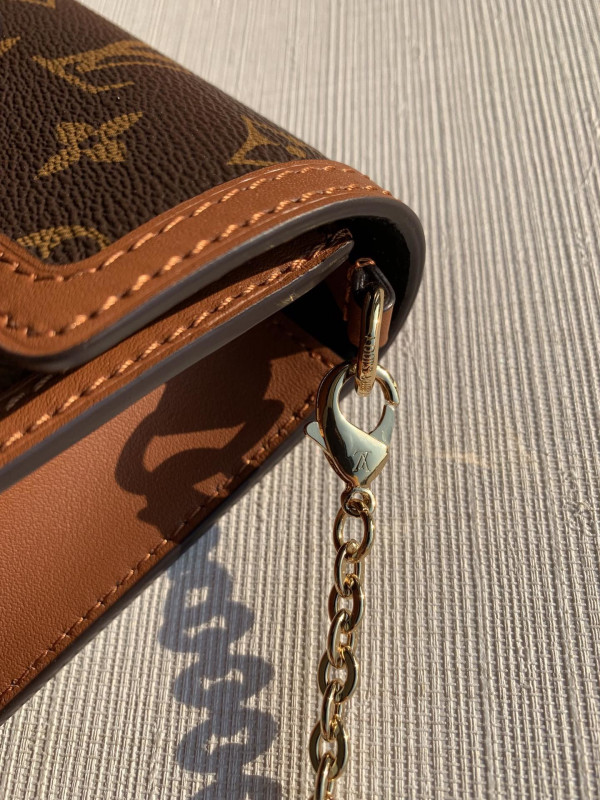 HOT SALE LOUIS VUITTON V DAUPHINE CHAIN WALLET