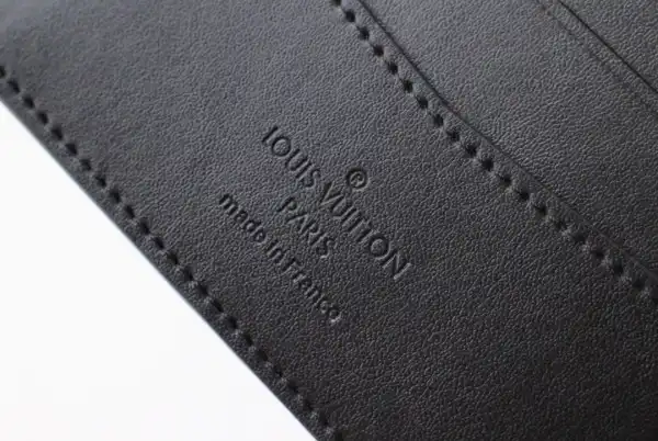 LOUIS VUITTON SLENDER WALLET