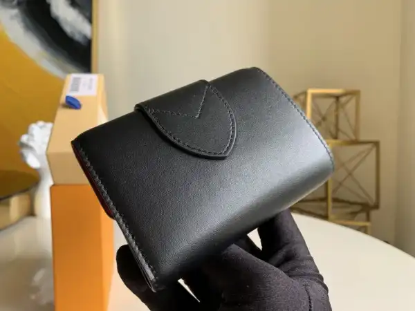 Frstbag ru LOUIS VUITTON PONT 9 COMPACT WALLET