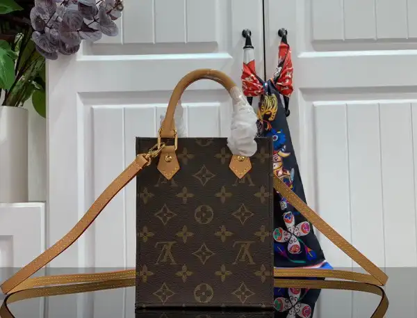 Aaa replica ru LOUIS VUITTON PETIT SAC PLAT