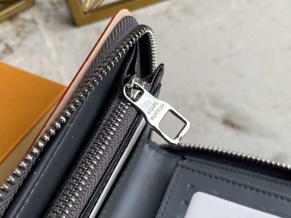 LOUIS VUITTON ZIPPY WALLET VERTICAL