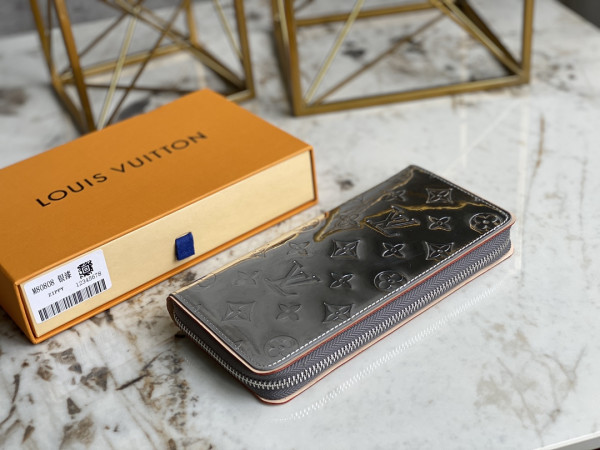 LOUIS VUITTON ZIPPY WALLET VERTICAL