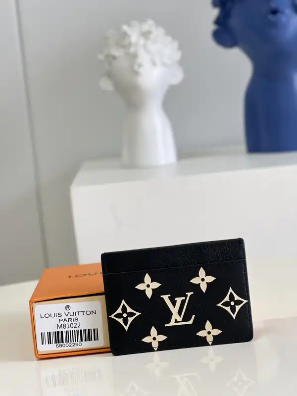 Frstbag ru Louis Vuitton CARD HOLDER