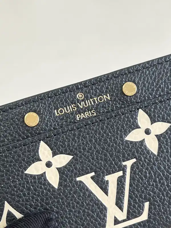 First bag ru Louis Vuitton CARD HOLDER