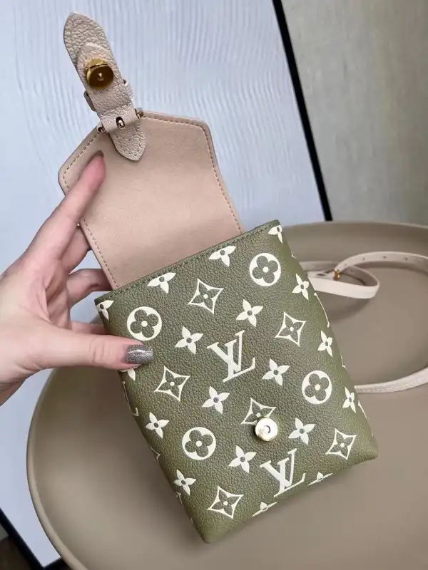 First bag ru LOUIS VUITTON TINY BACKPACK