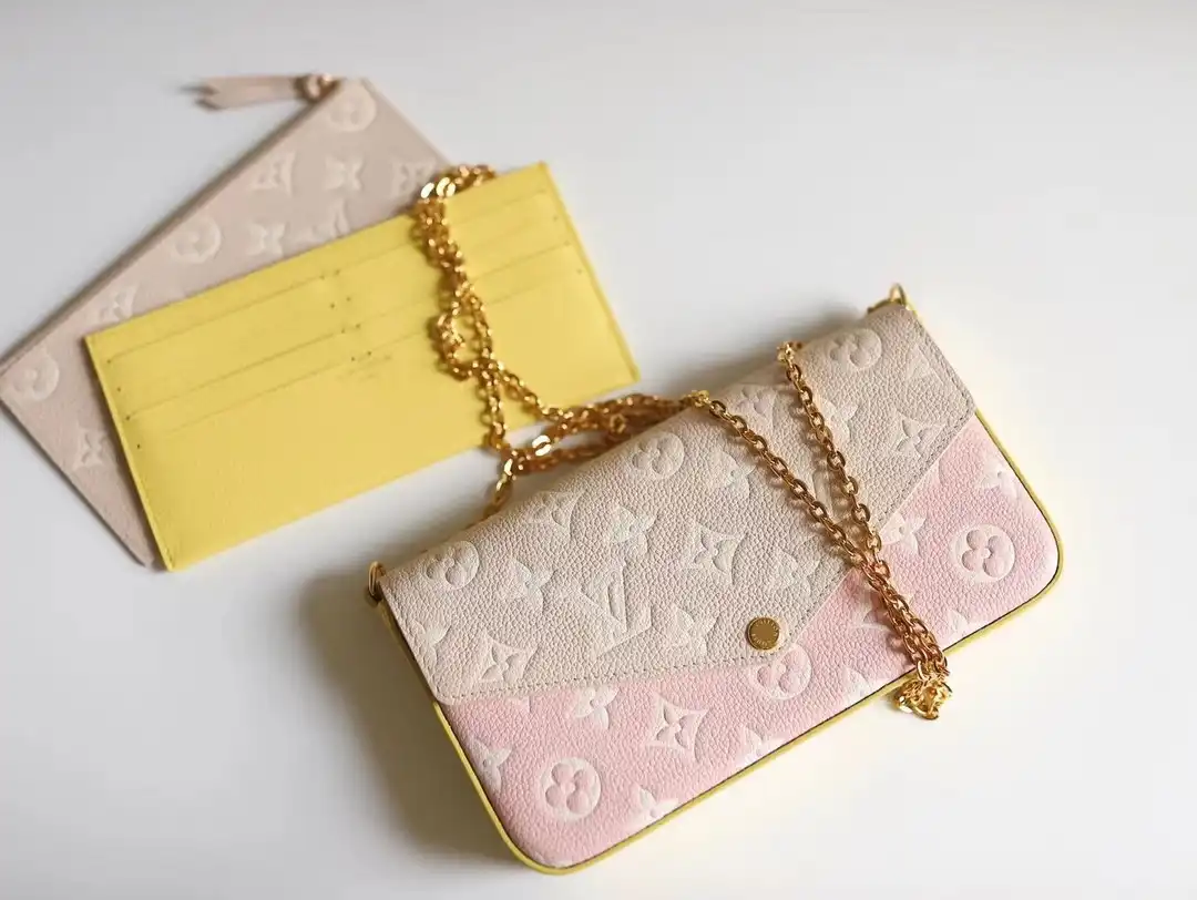 LOUIS VUITTON POCHETTE FÉLICIE