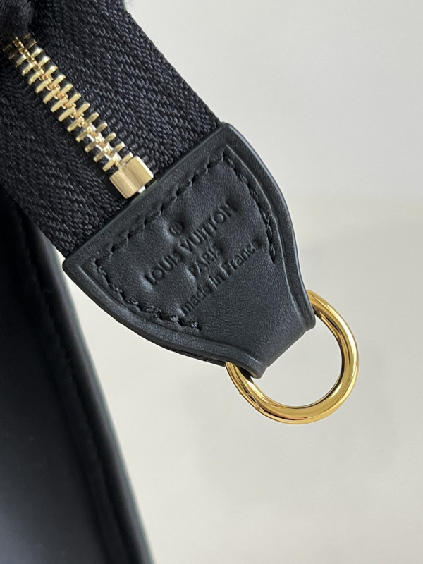 HOT SALE LOUIS VUITTON TOILETRY POUCH ON CHAIN