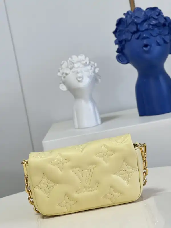 First bag ru LOUIS VUITTON WALLET ON STRAP BUBBLEGRAM