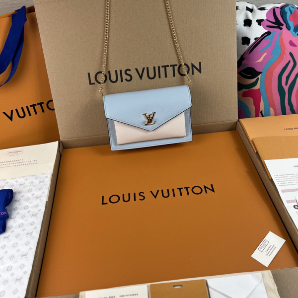 HOT SALE LOUIS VUITTON MYLOCKME CHAIN POCHETTE