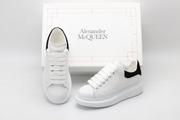 HOT SALE ALEXANDER MCQUEEN Oversized Sneaker