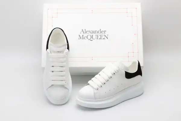 ALEXANDER MCQUEEN Oversized Sneaker