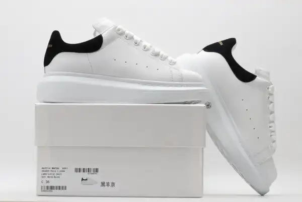 ALEXANDER MCQUEEN Oversized Sneaker