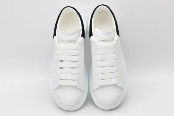 First bag ru ALEXANDER MCQUEEN Oversized Sneaker