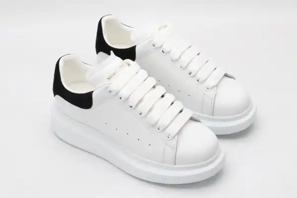 Yupoo bagsoffer ALEXANDER MCQUEEN Oversized Sneaker