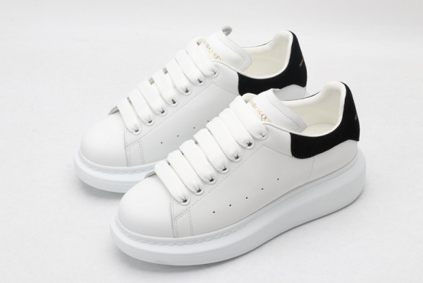 HOT SALE ALEXANDER MCQUEEN Oversized Sneaker