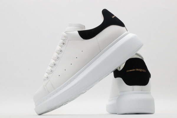 HOT SALE ALEXANDER MCQUEEN Oversized Sneaker