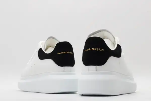 Yupoo bagsoffer ALEXANDER MCQUEEN Oversized Sneaker