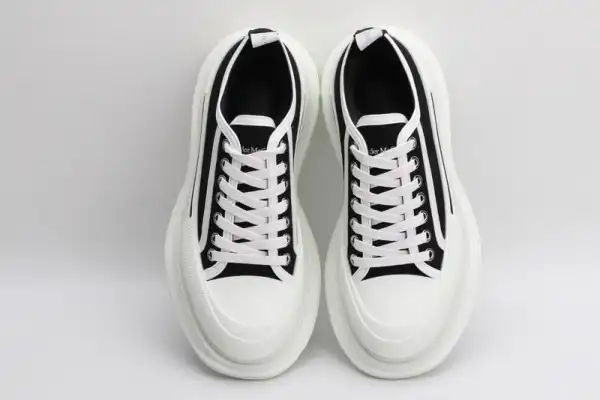 Yupoo bagsoffer ALEXANDER MCQUEEN Tread Slick Lace Up