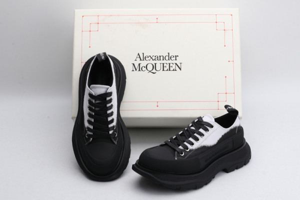 HOT SALE ALEXANDER MCQUEEN Tread Slick Lace Up