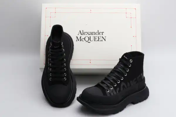 First bag ru ALEXANDER MCQUEEN Tread Slick Boot