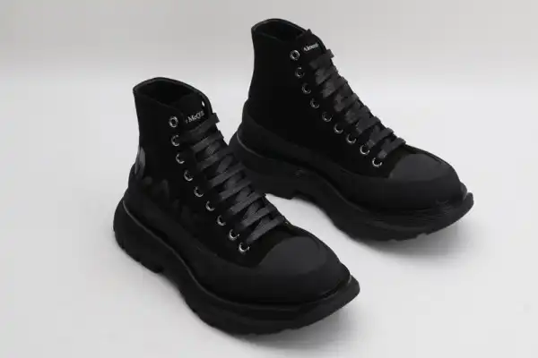 Yupoo bagsoffer ALEXANDER MCQUEEN Tread Slick Boot