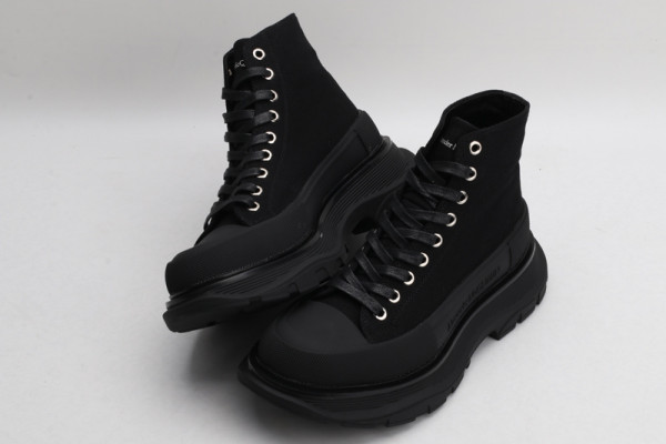 HOT SALE ALEXANDER MCQUEEN Tread Slick Boot