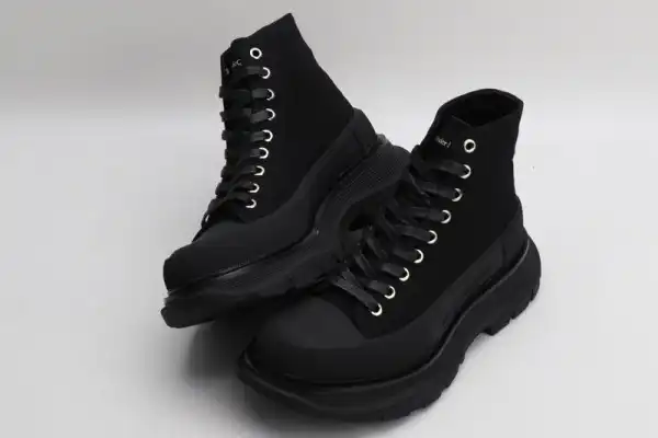 Yupoo bagsoffer ALEXANDER MCQUEEN Tread Slick Boot