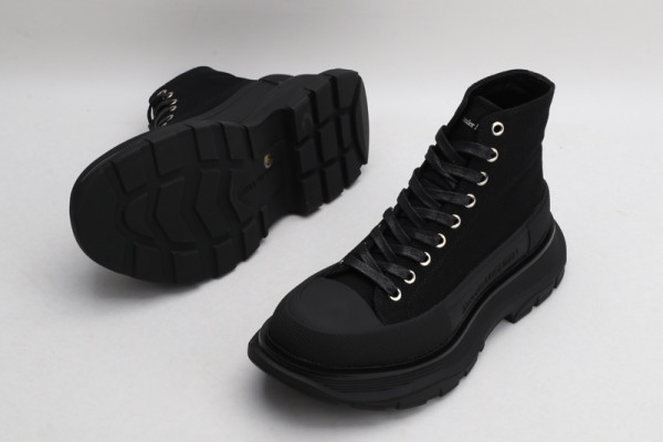 HOT SALE ALEXANDER MCQUEEN Tread Slick Boot