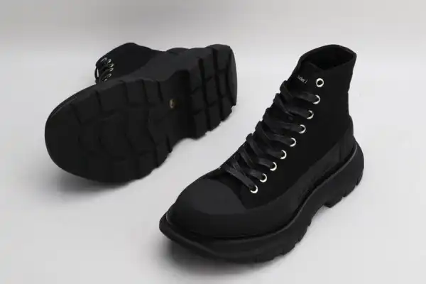 Yupoo bagsoffer ALEXANDER MCQUEEN Tread Slick Boot