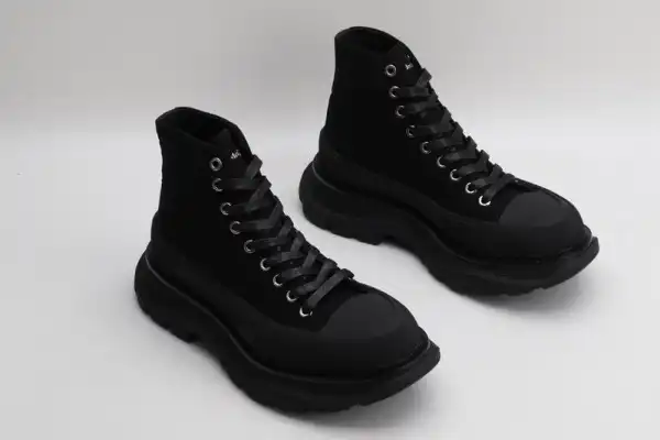 Yupoo bagsoffer ALEXANDER MCQUEEN Tread Slick Boot