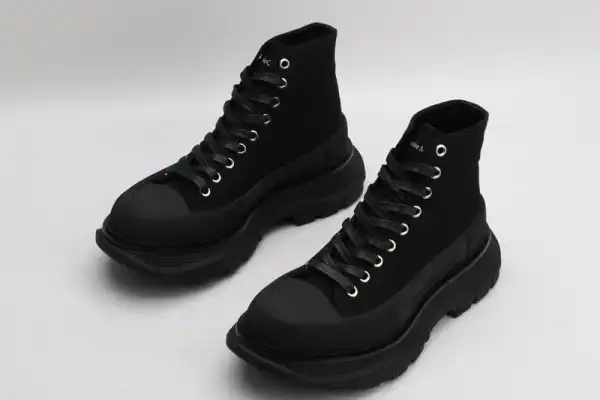 Yupoo bagsoffer ALEXANDER MCQUEEN Tread Slick Boot