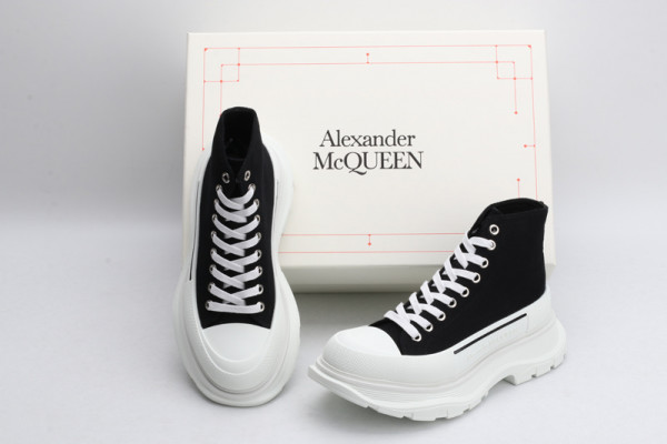 HOT SALE ALEXANDER MCQUEEN Tread Slick Boot