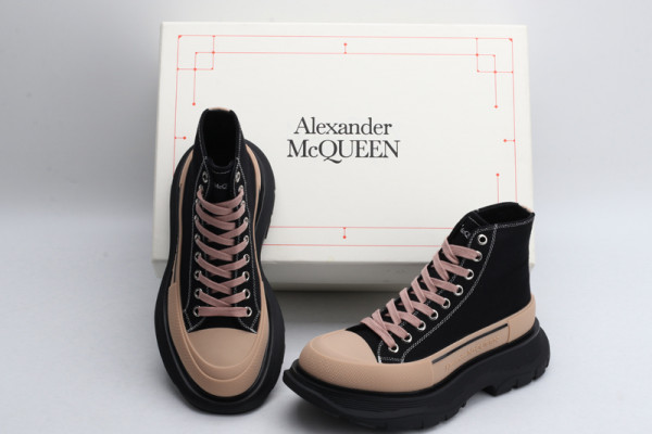 HOT SALE ALEXANDER MCQUEEN Tread Slick Boot