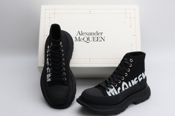 HOT SALE ALEXANDER MCQUEEN Tread Slick Boot