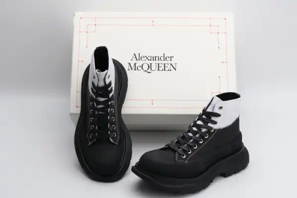 Bagsoffer ALEXANDER MCQUEEN Tread Slick Boot