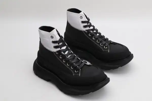 Bagsoffer ALEXANDER MCQUEEN Tread Slick Boot