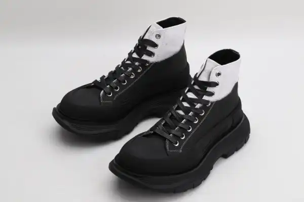 Bagsoffer ALEXANDER MCQUEEN Tread Slick Boot