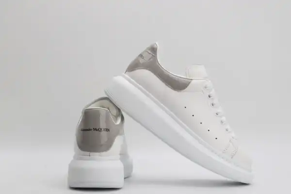 ALEXANDER MCQUEEN Oversized Sneaker