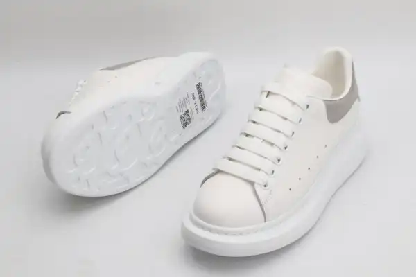 First bag ru ALEXANDER MCQUEEN Oversized Sneaker