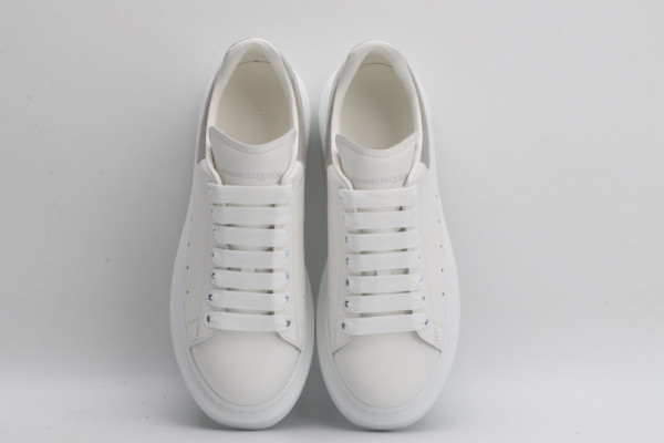 HOT SALE ALEXANDER MCQUEEN Oversized Sneaker