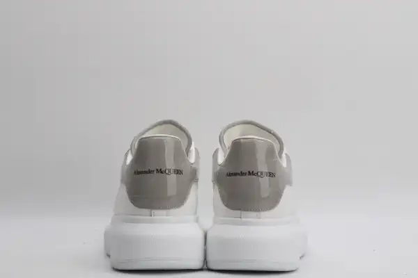 First Bag Ru ALEXANDER MCQUEEN Oversized Sneaker