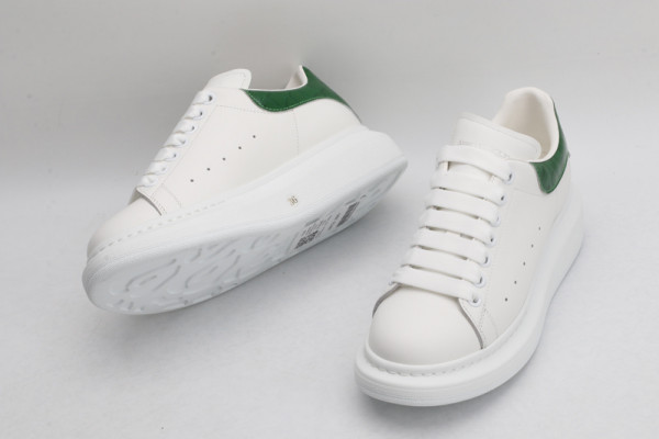 HOT SALE ALEXANDER MCQUEEN Oversized Sneaker