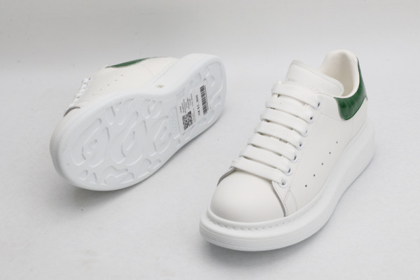 HOT SALE ALEXANDER MCQUEEN Oversized Sneaker