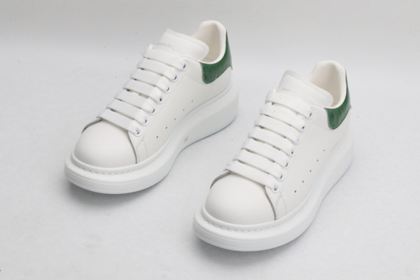 HOT SALE ALEXANDER MCQUEEN Oversized Sneaker